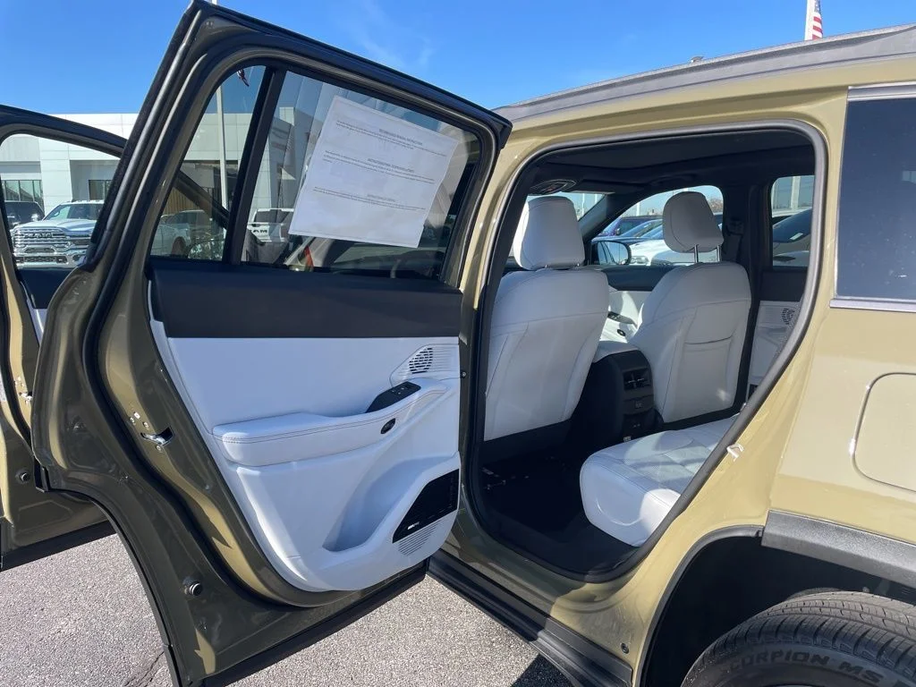New 2026  Jeep Overland image 29