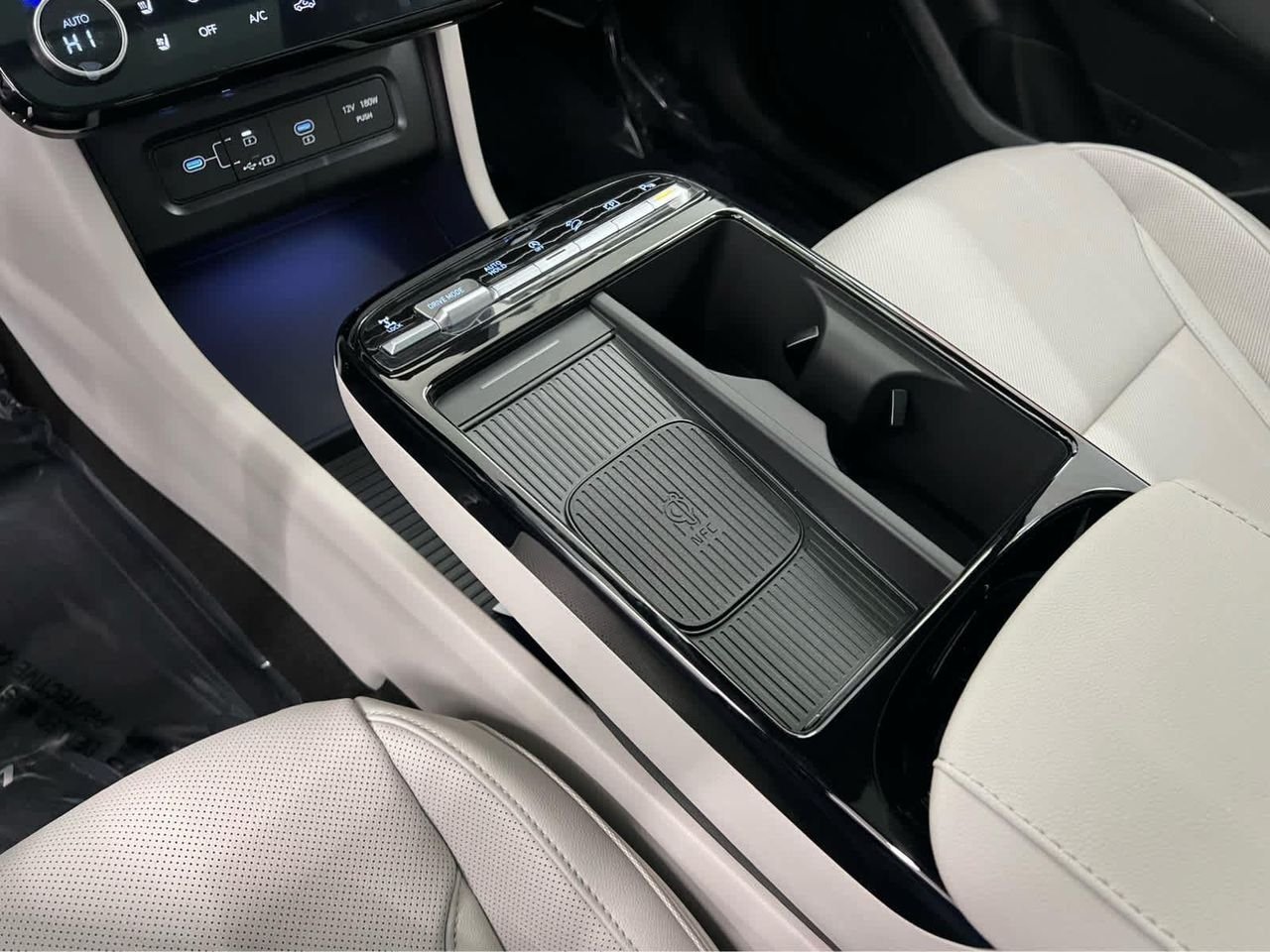 New 2026 Phantom Black Hyundai Limited AWD image 18