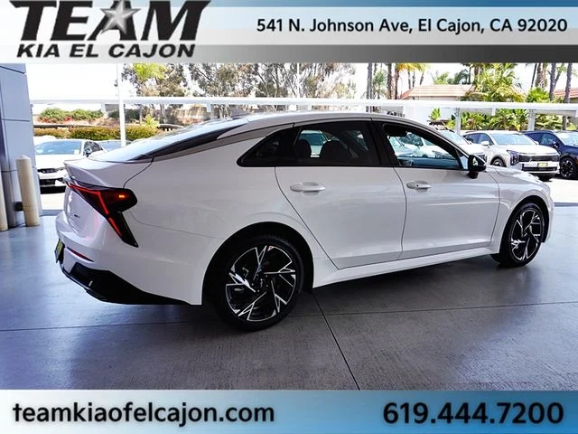 New 2026 White Kia GT-Line image 9