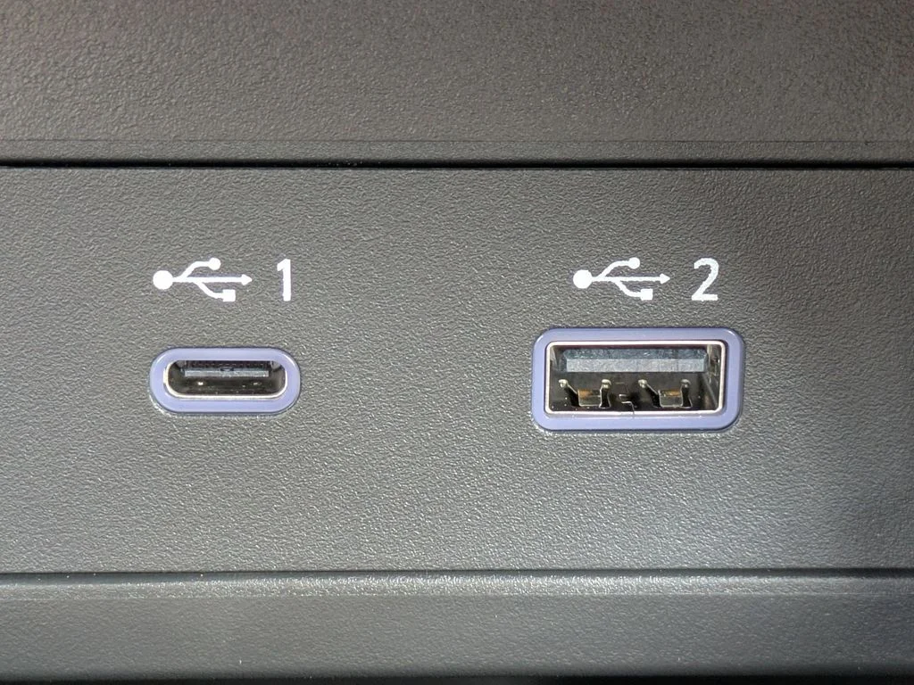 2025 Nissan Versa Sedan SR - Photo 20