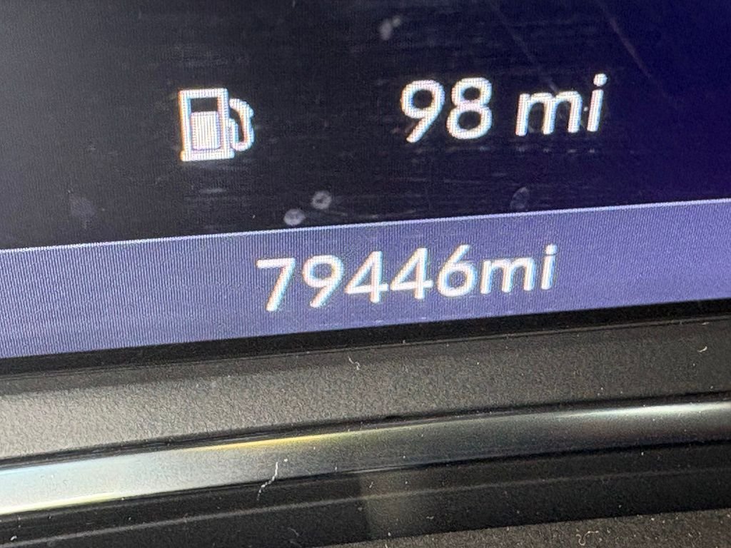 Used 2022 Silver GMC AT4 image 11