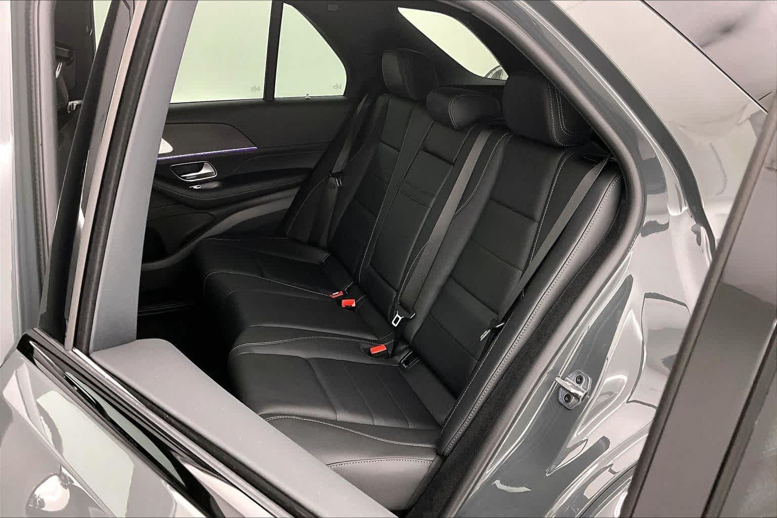 New 2026 MANUFAKTUR Silicon Grey Mercedes-Benz GLE 450 image 13
