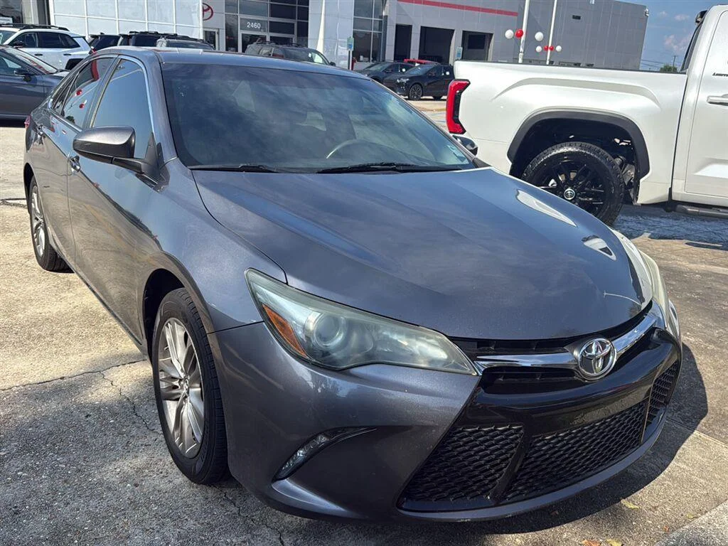 2017 Toyota Camry SE