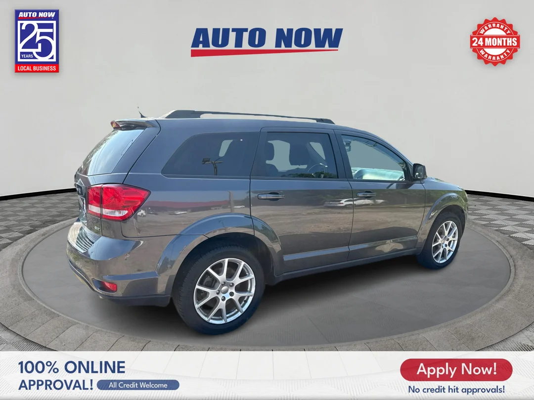 Used 2016 Granite Crystal Meta Dodge SXT image 5