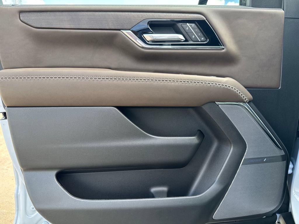 2026 GMC Yukon Denali Ultimate - Photo 23