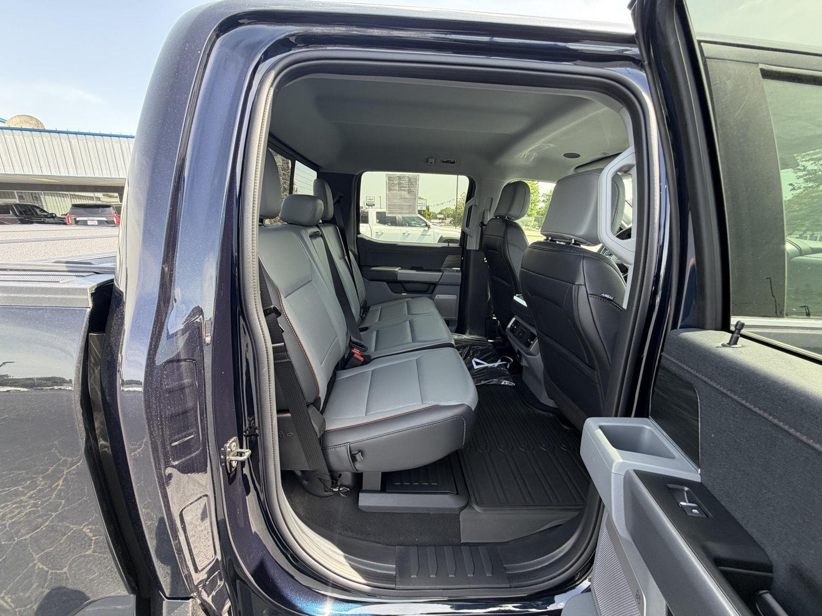 Used 2025 Antimatter Blue Metallic Ford LARIAT image 31