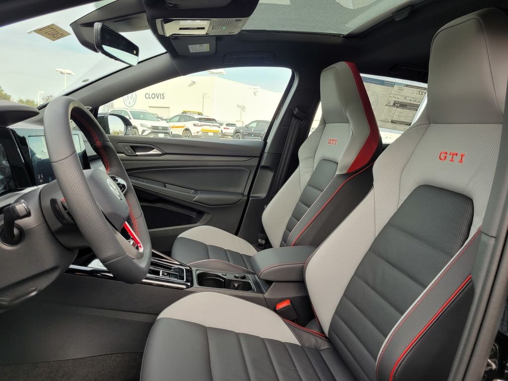 2024 Volkswagen Golf GTI SE - Photo 11