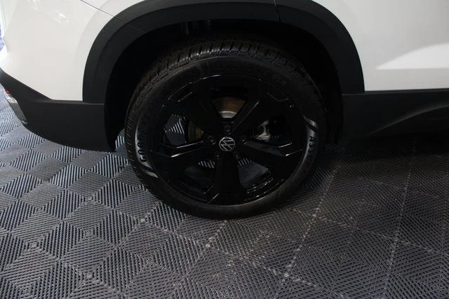 2025 Volkswagen Taos SEL - Photo 27