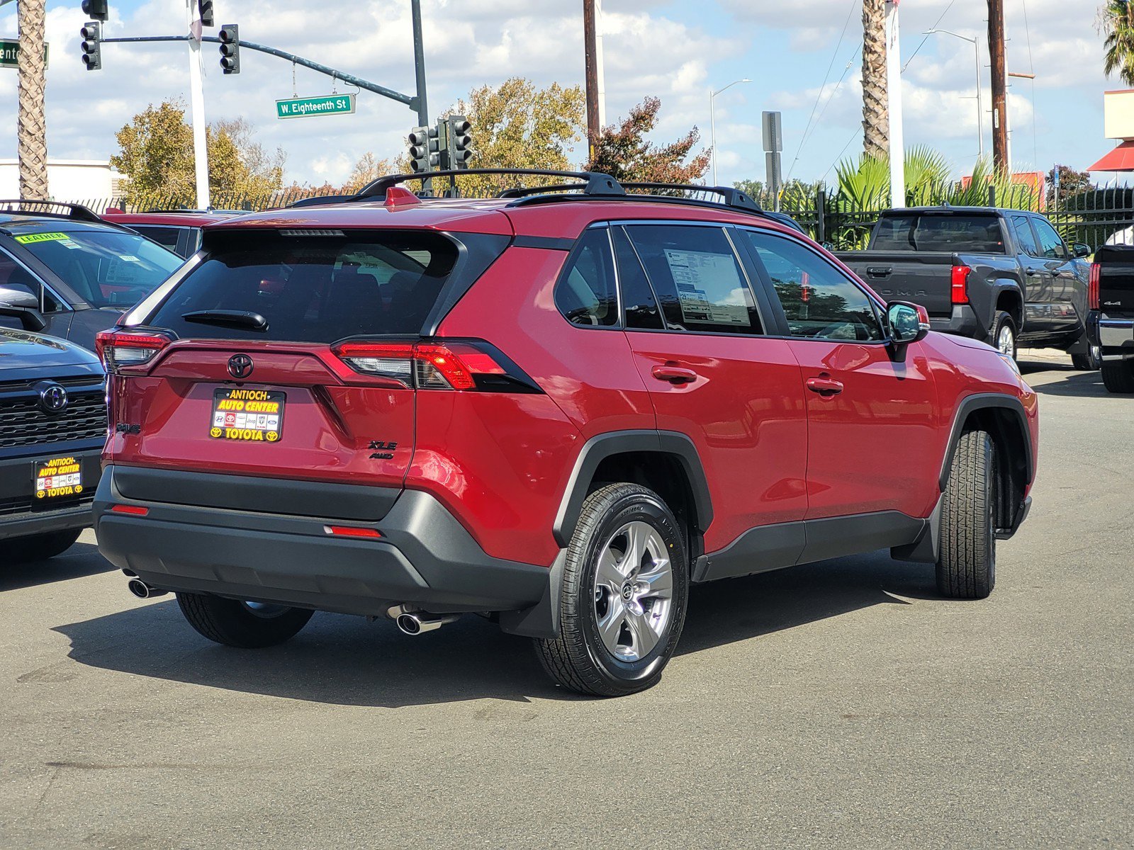 2025 Toyota RAV4 XLE photo 3