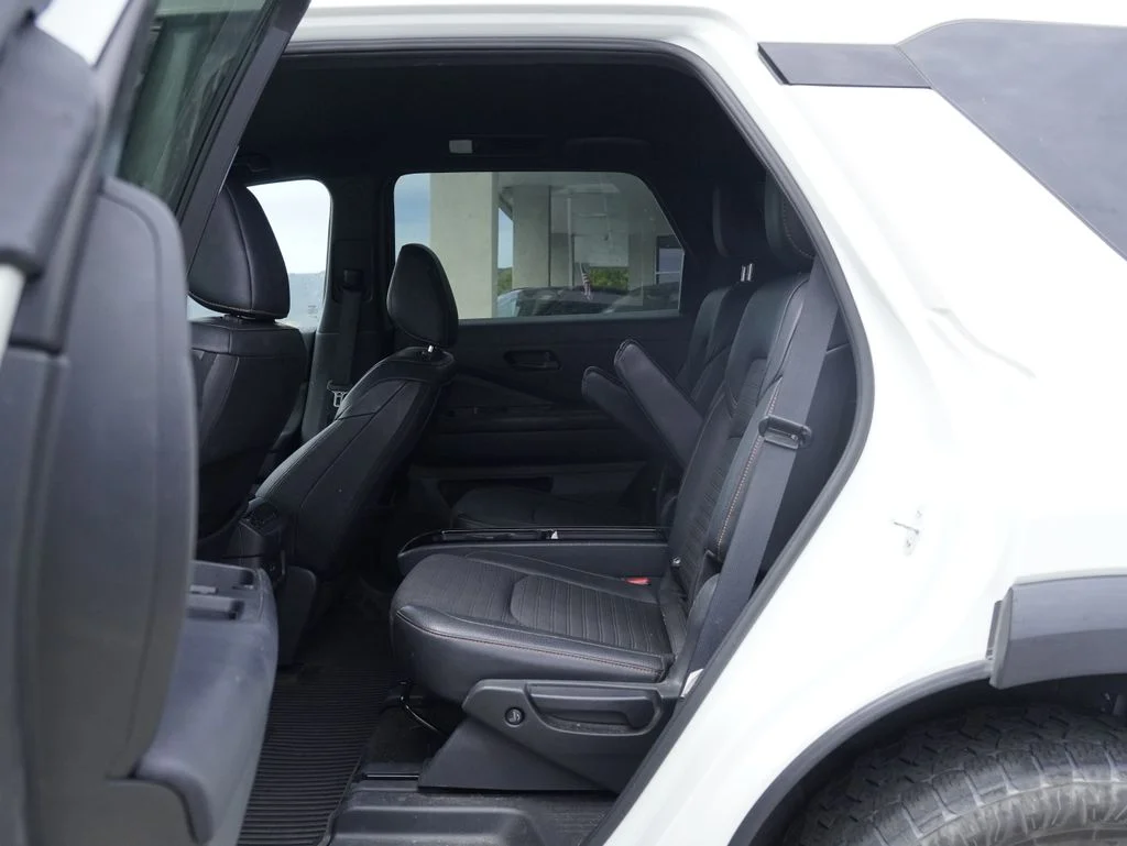 Used 2024 White Nissan Rock Creek image 18