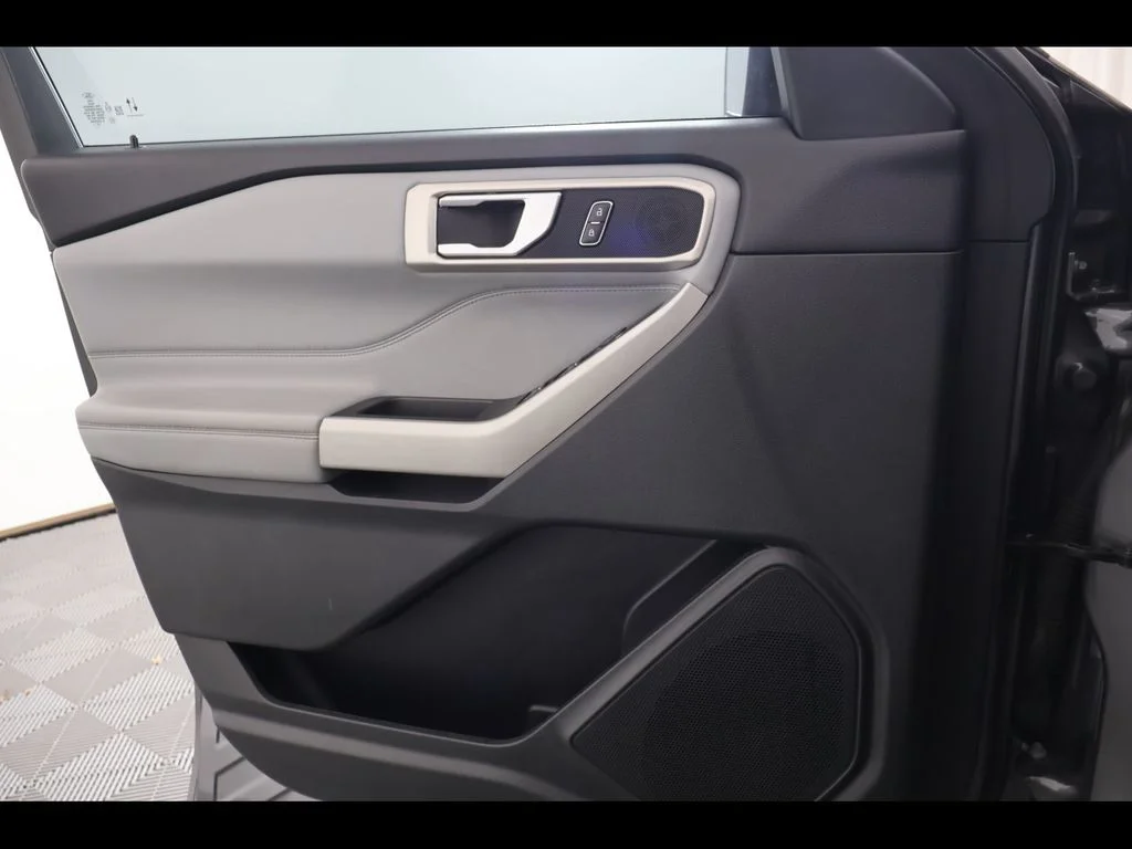 2024 Ford Explorer XLT - Photo 29