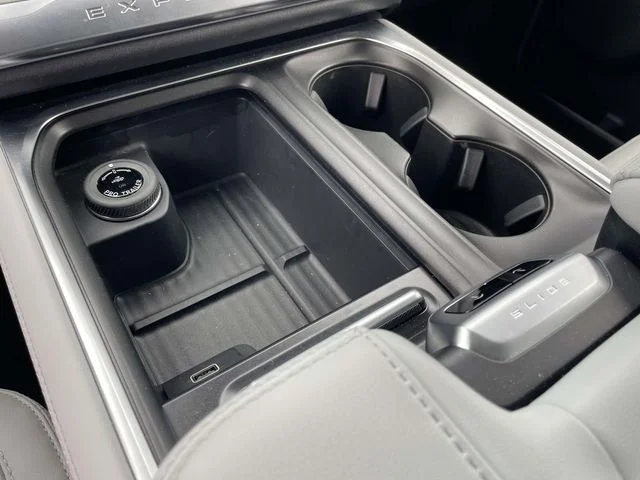 2026 Ford Expedition MAX Platinum - Photo 9