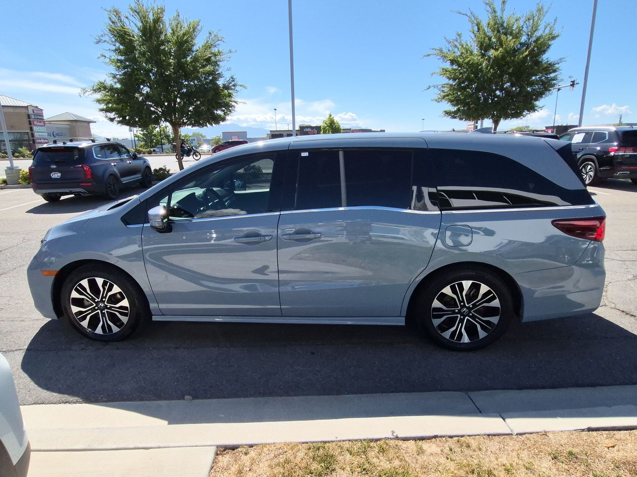 Used 2025 Modern Steel Metallic Honda Elite image 6
