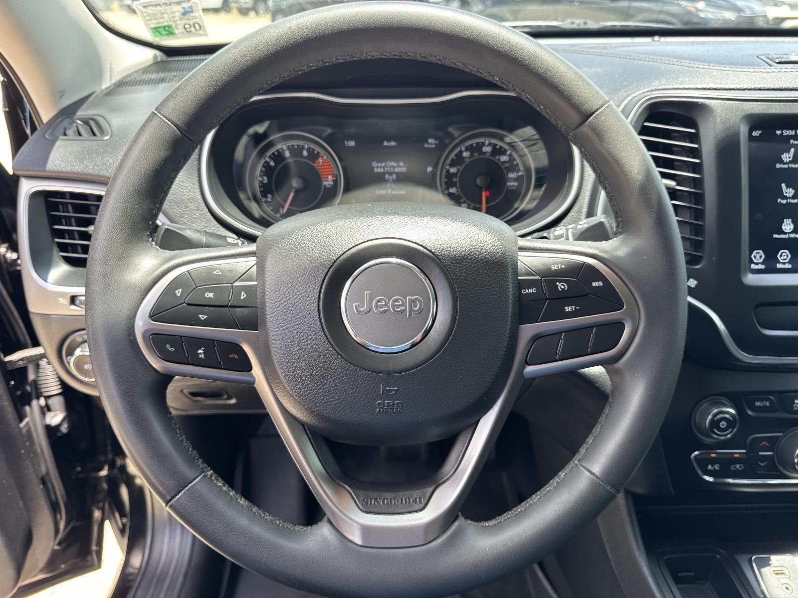 Used 2022 Diamond Black Crystal Pearlcoat Jeep Latitude Lux image 22