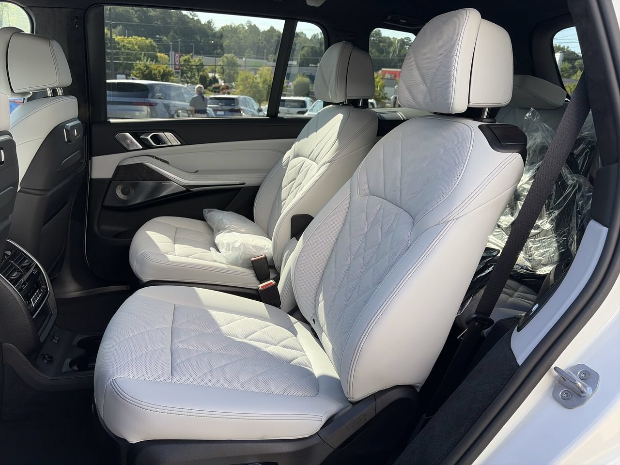 New 2027 Alpine White BMW xDrive40i image 31