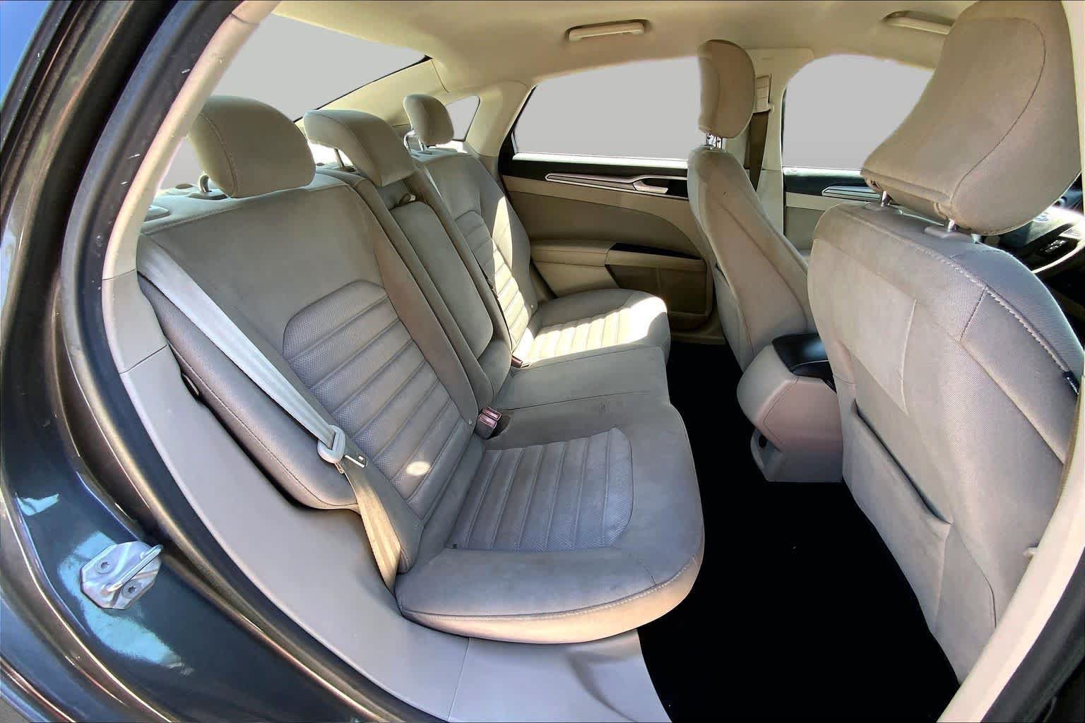 Used 2017 Magnetic Ford SE image 20