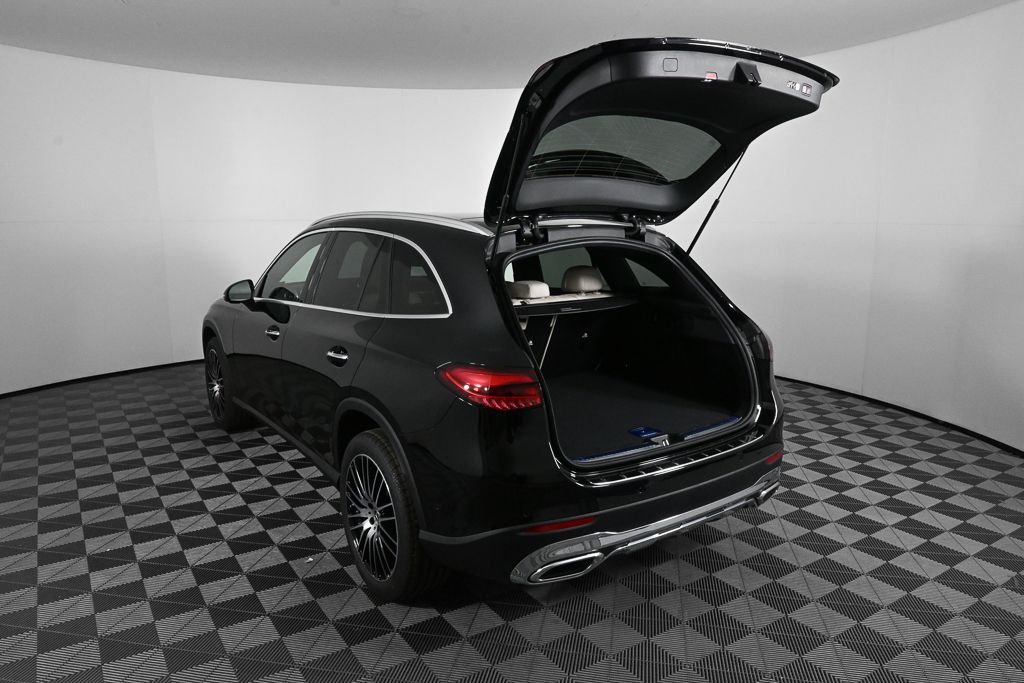 New 2026 Black Mercedes-Benz GLC 300 image 31