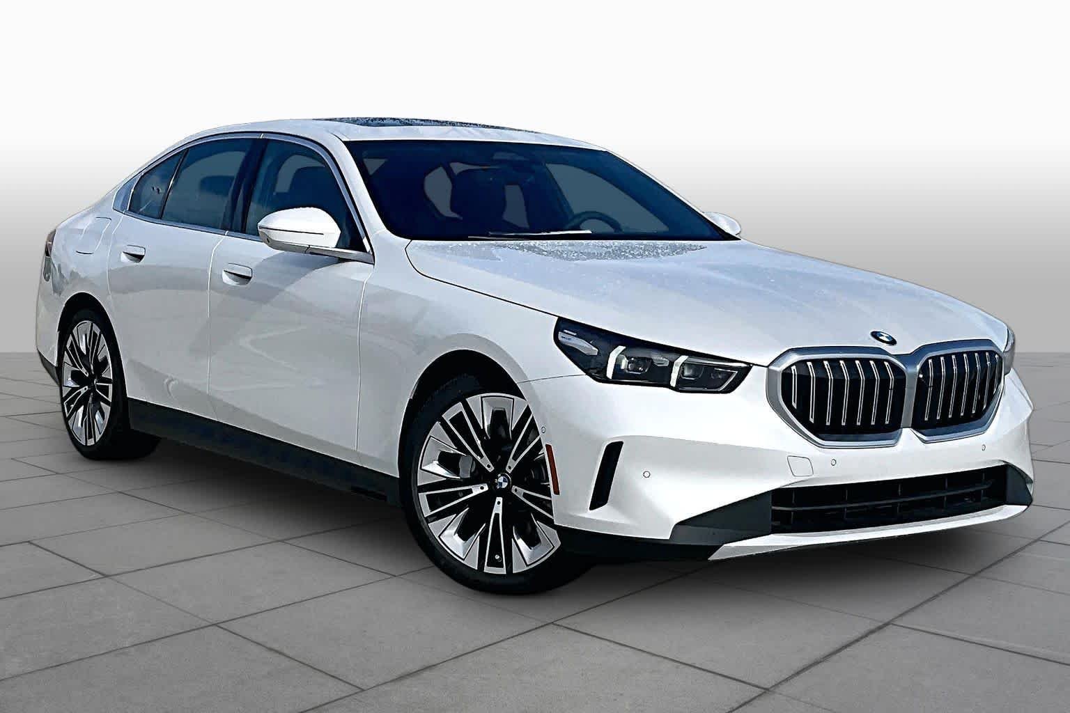 Used 2027 Mineral White Metallic BMW 530i image 2