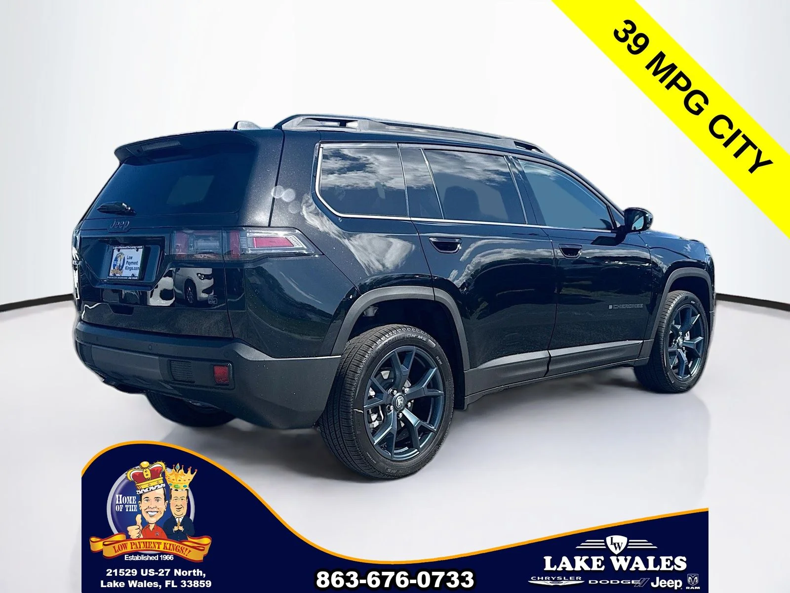 New 2026 Diamond Black Crystal Pearl-Coat Exterior Paint Jeep  image 6