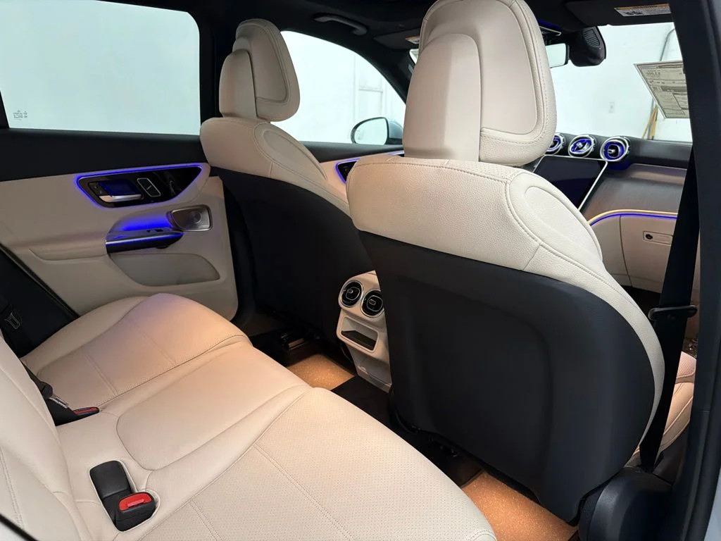 New 2027 Silver Mercedes-Benz GLC 300 image 27