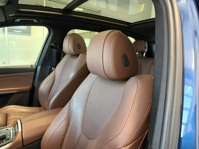 Used 2019 Blue BMW xDrive40i image 13