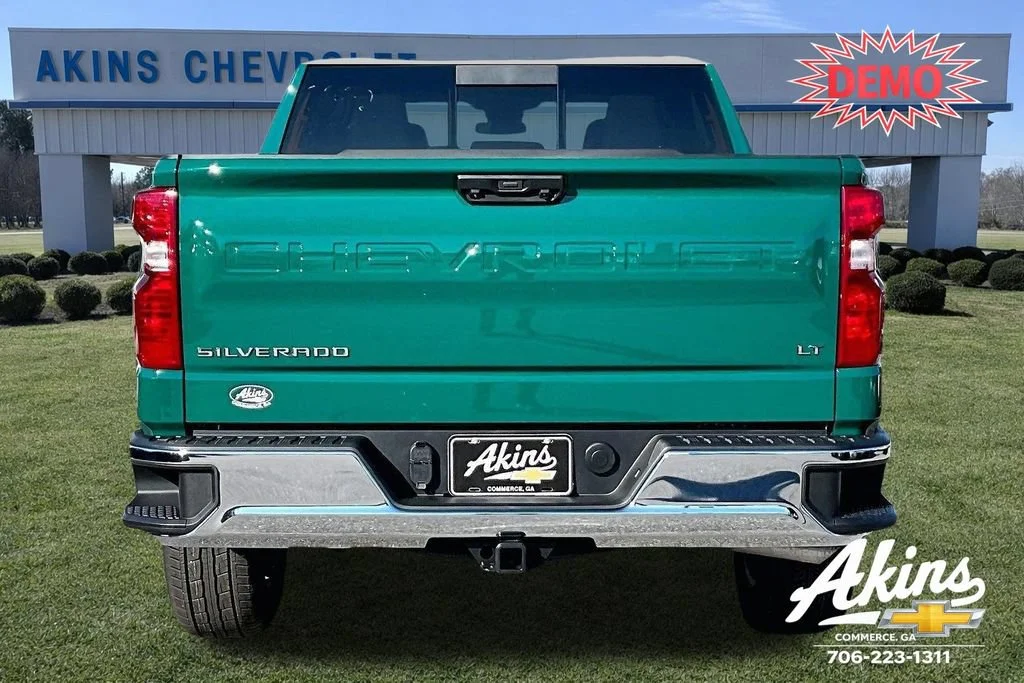 New 2026 Special Exterior Color Chevrolet LT image 4
