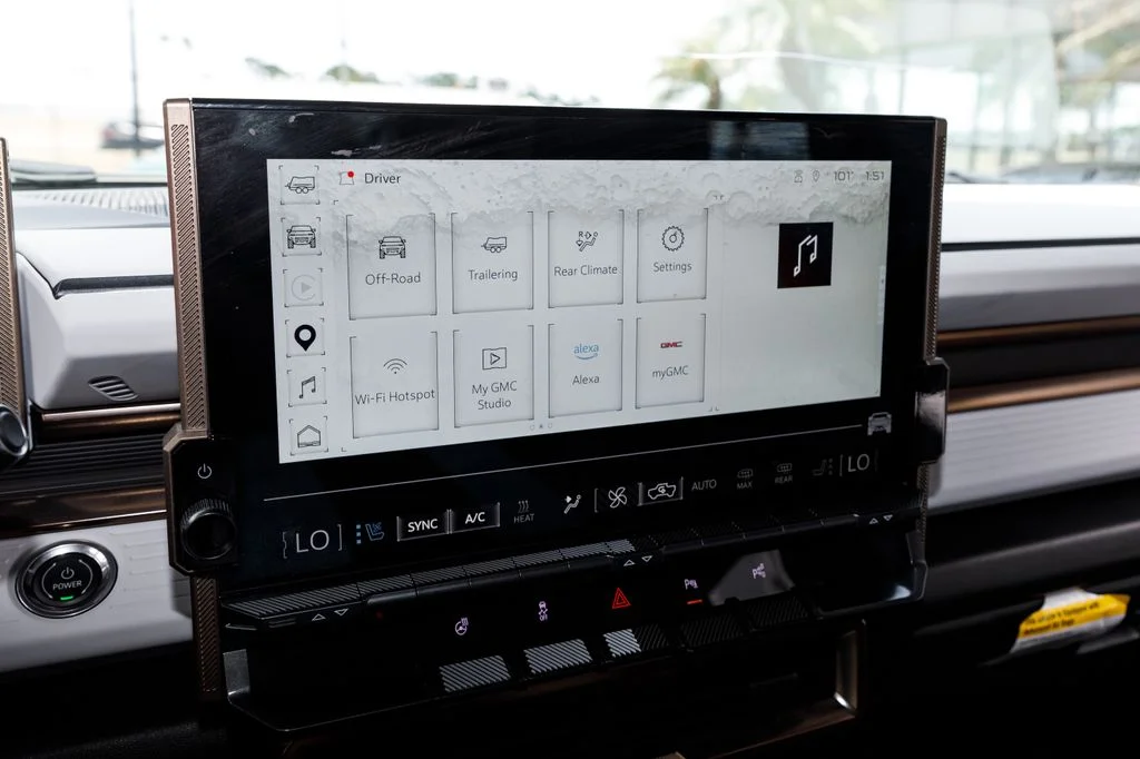 Used 2025 Black GMC 2X image 35