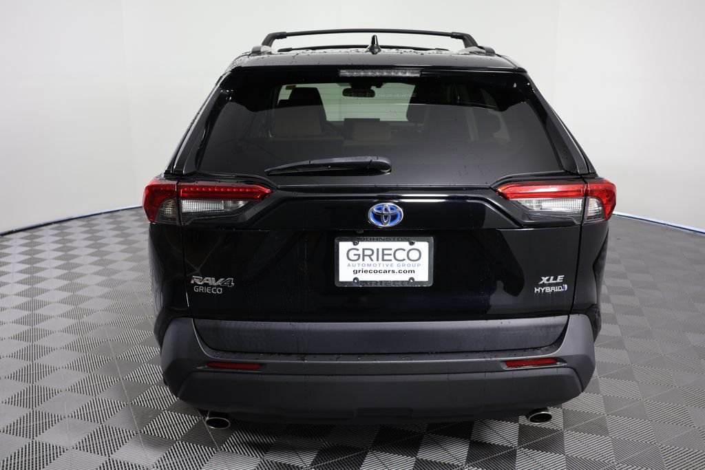 Used 2022 Black Toyota XLE image 7