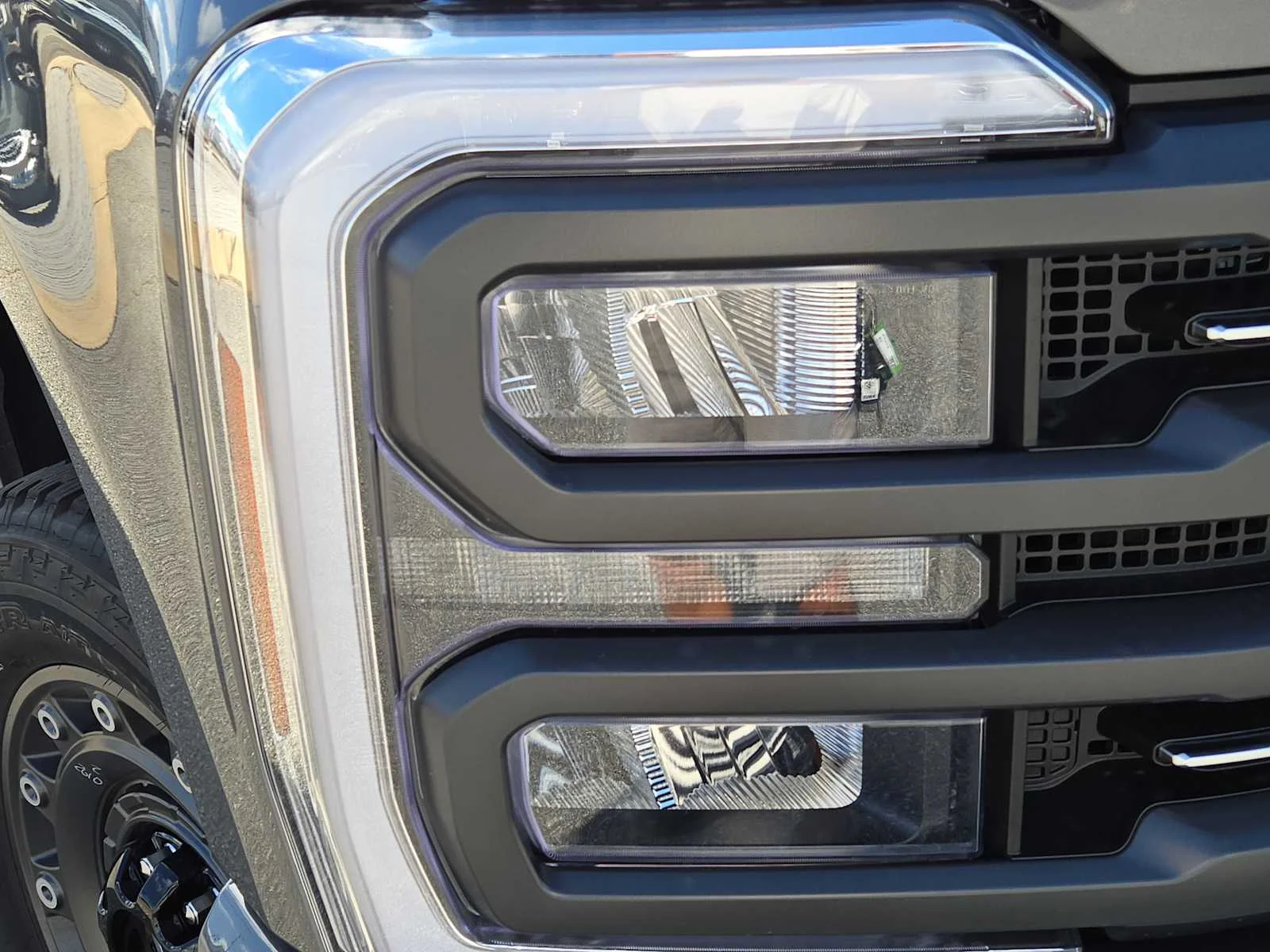 New 2027 Carbonized Gray Metallic Ford F-250® XLT image 15