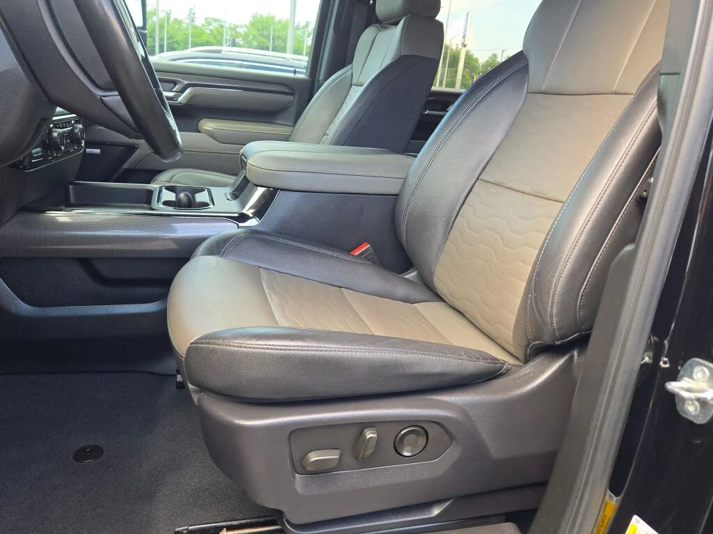 Used 2024 Black Chevrolet ZR2 image 24