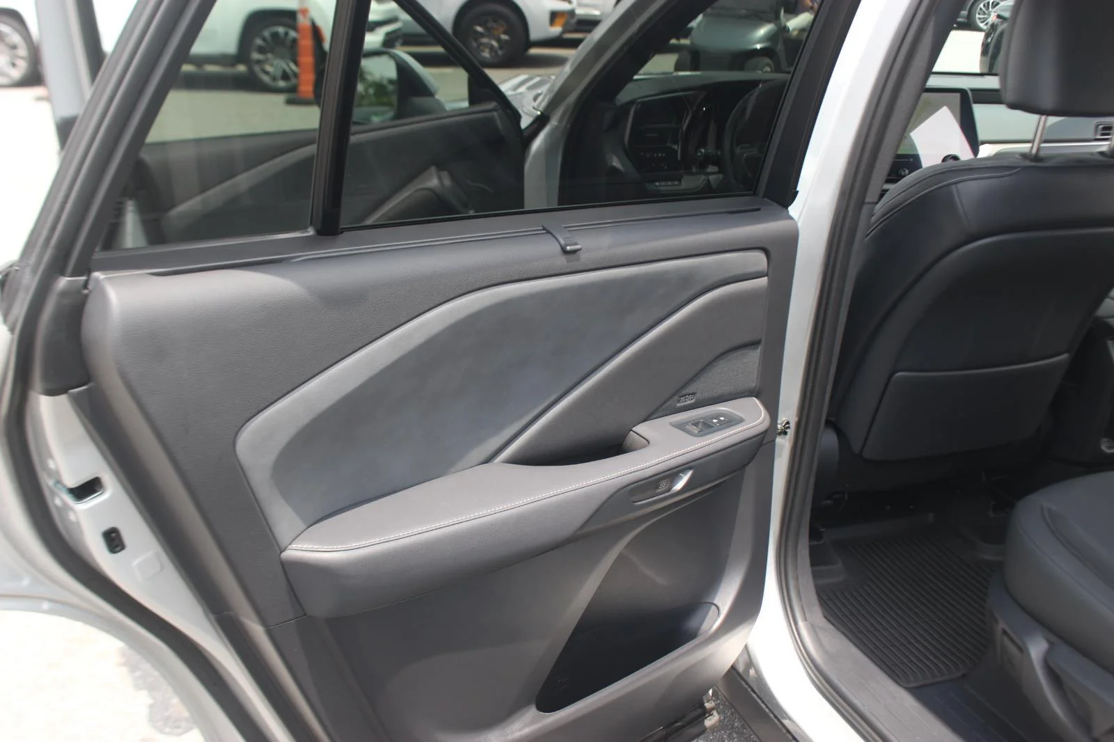 Used 2026 Silver Lexus TX 550h+ Luxury image 10