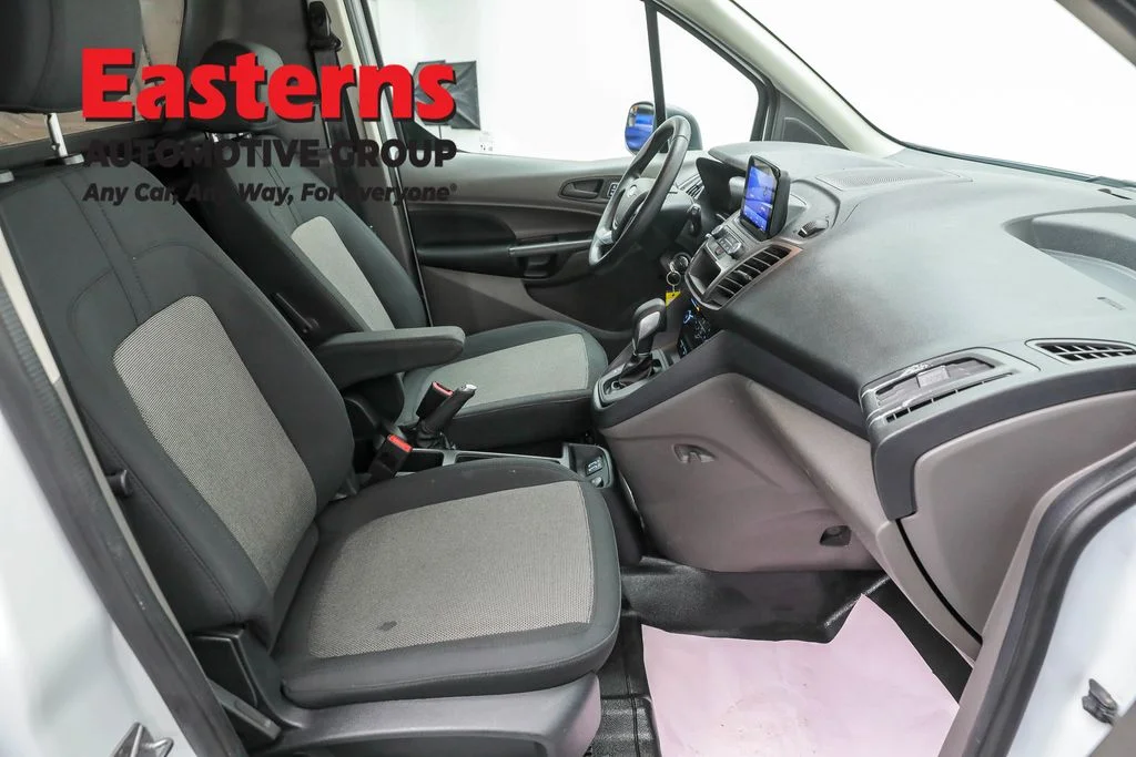Used 2021 White Ford XL image 23