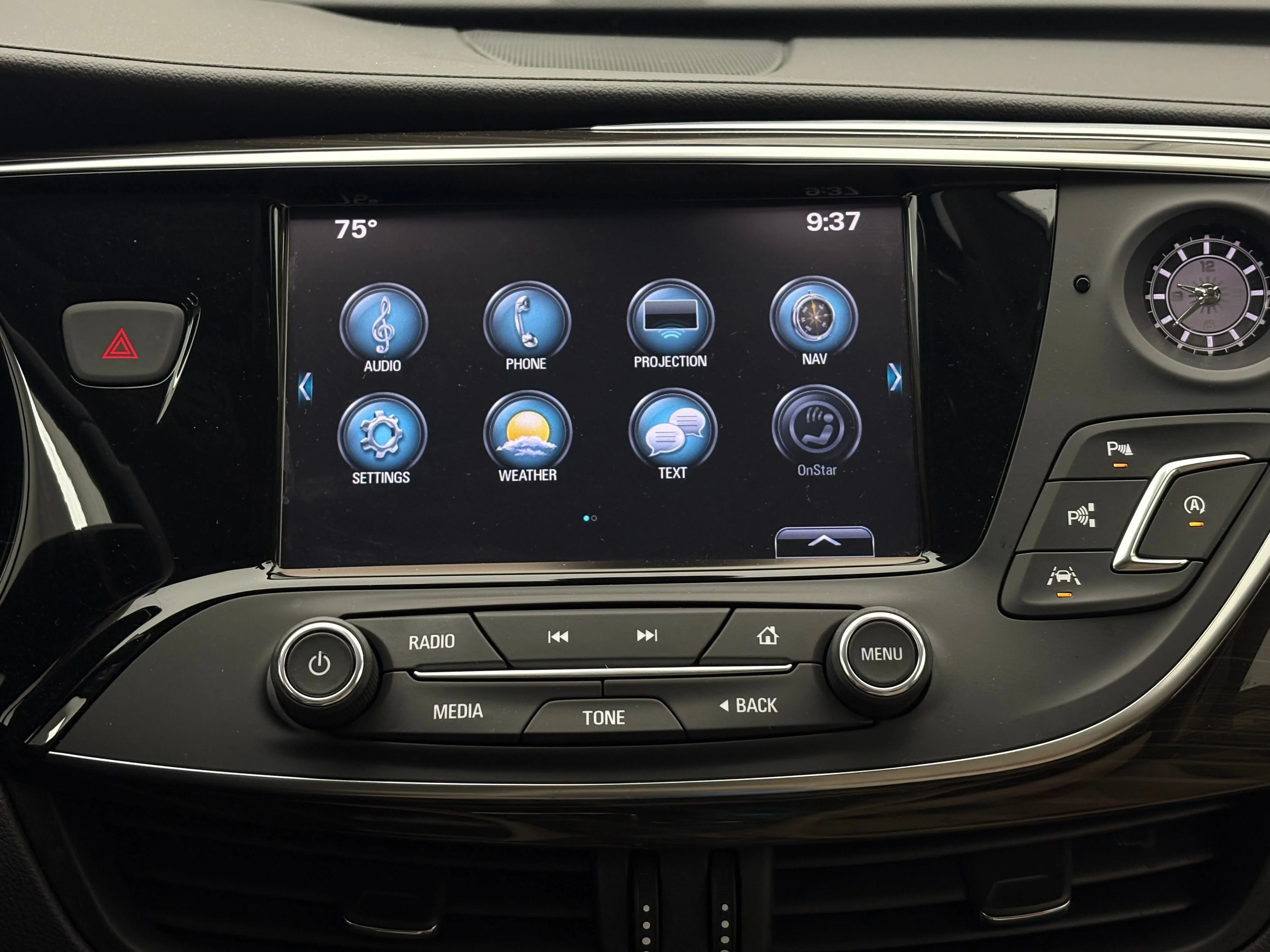 Used 2020 SUMMIT WHITE Buick Premium II image 23