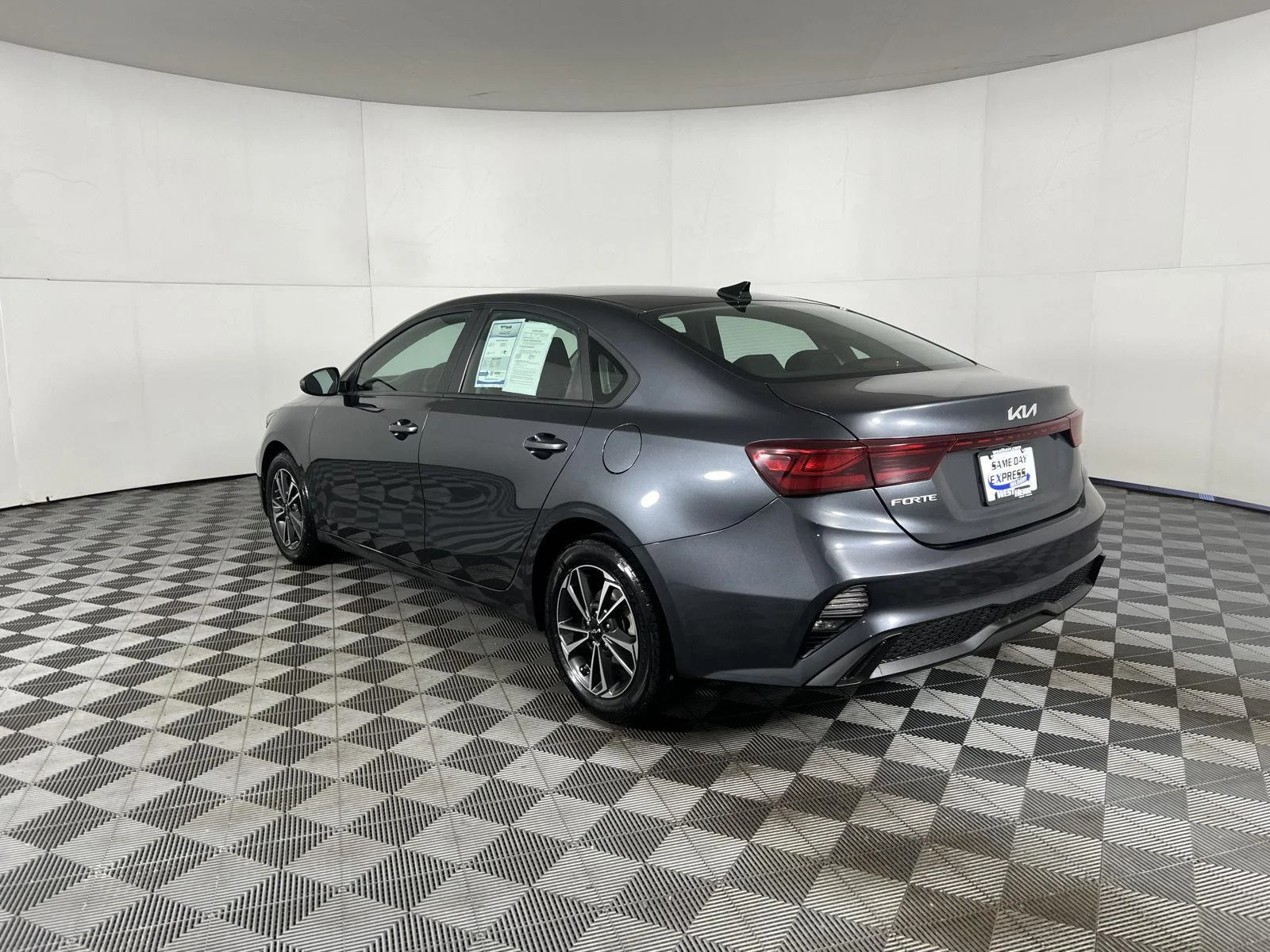 Used 2024 Gy Kia LXS image 18