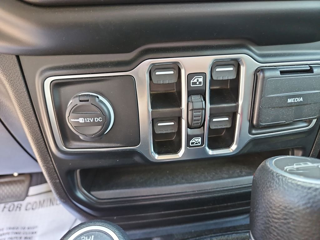 Used 2023 White Jeep Sport S image 12