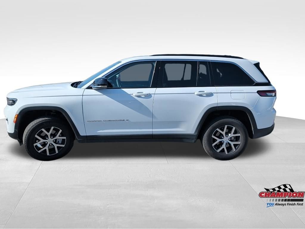 Used 2025 White Jeep Limited image 2