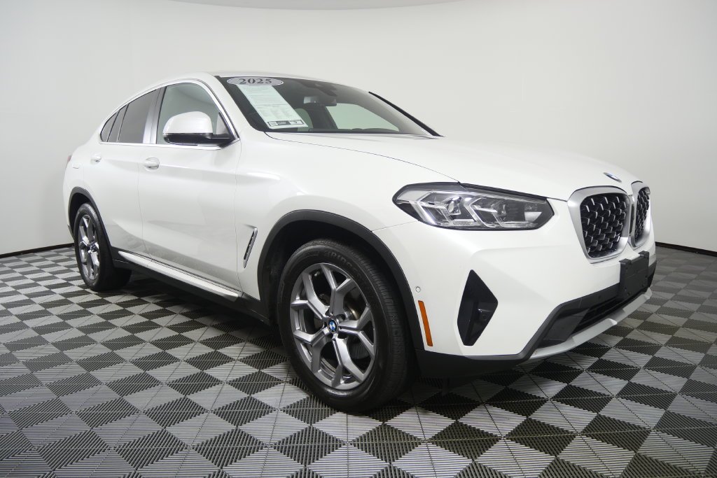 Certified Used 2025 Mineral White Metallic BMW xDrive30i image 2