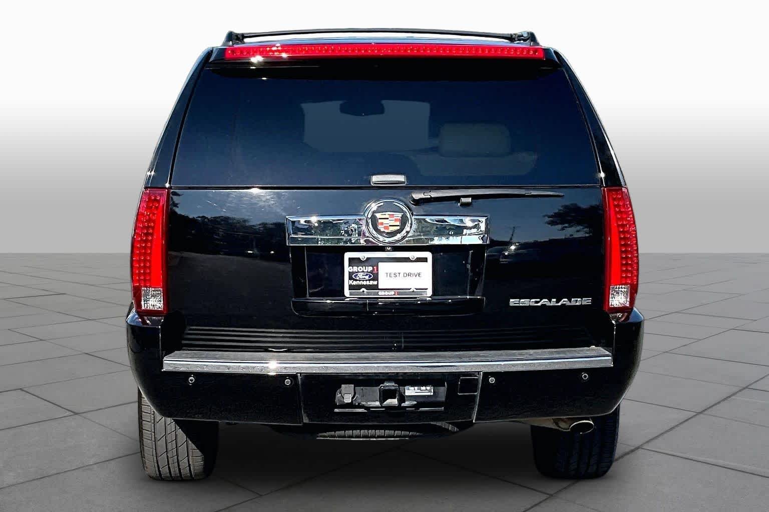 Used 2013 Black Raven Cadillac Luxury image 4