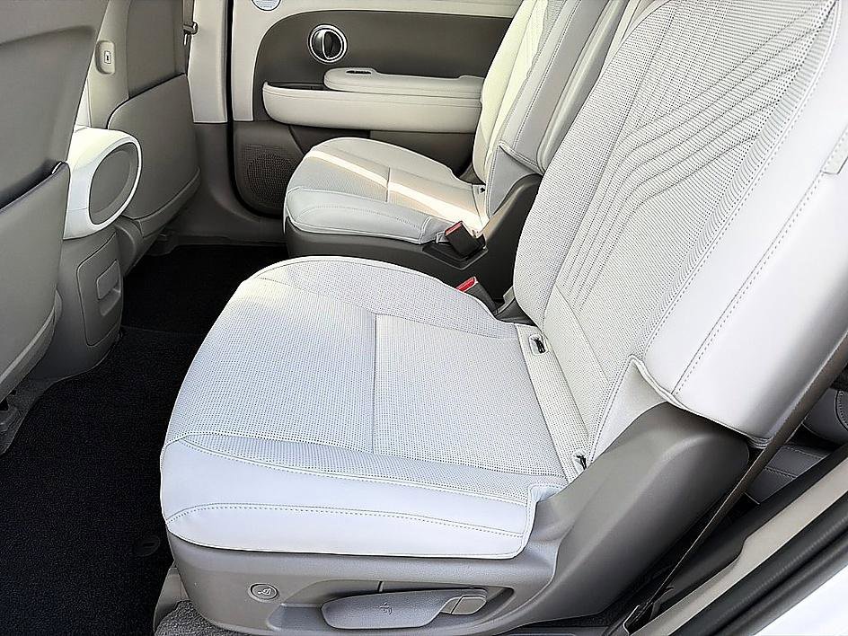 New 2026 Creamy White Pearl Hyundai SEL AWD image 7