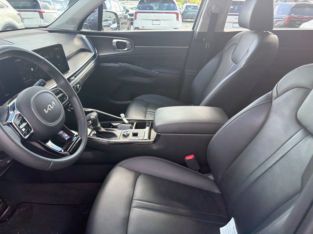 Certified Used 2025 Gravity Grey Kia SX image 10