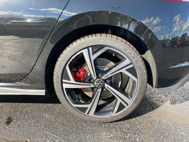 2025 Volkswagen Golf GTI SE - Photo 12