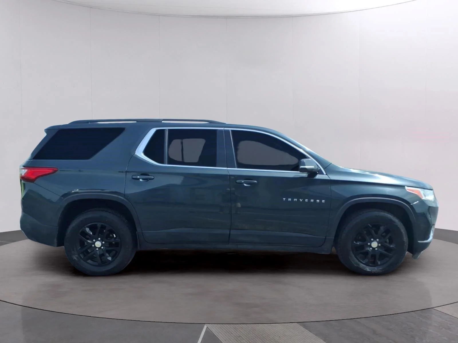 Used 2020 GRAPHITE METALLIC Chevrolet LT Cloth image 6