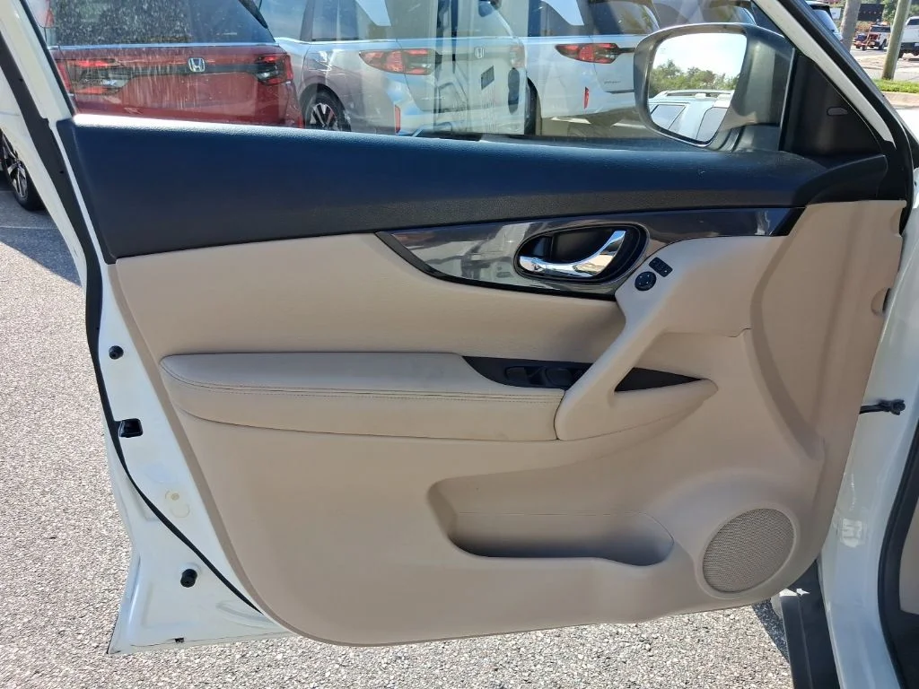 Used 2018 White Nissan SV image 21