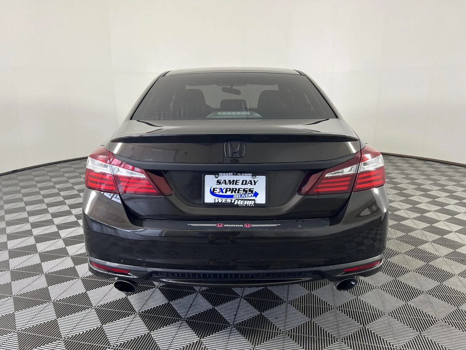 Used 2017 Kona Coffee Metallic Honda Sport SE image 4