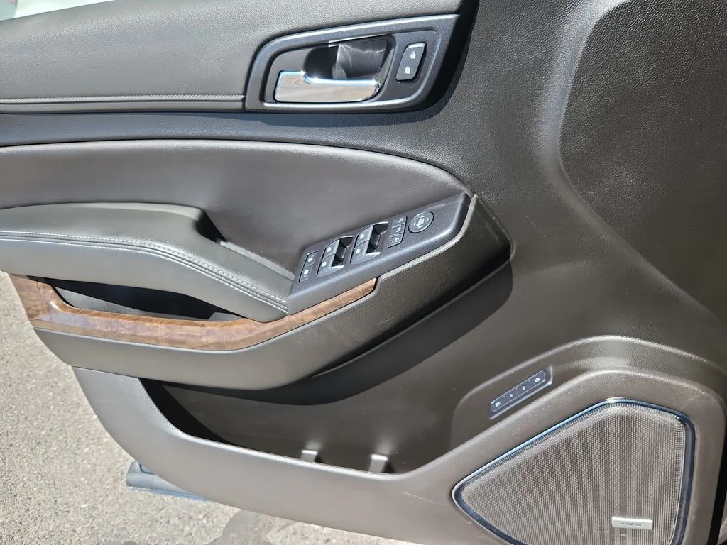 Used 2020 Gray Chevrolet LT image 9