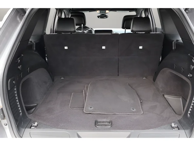 Used 2020 Silver Jeep Limited image 17