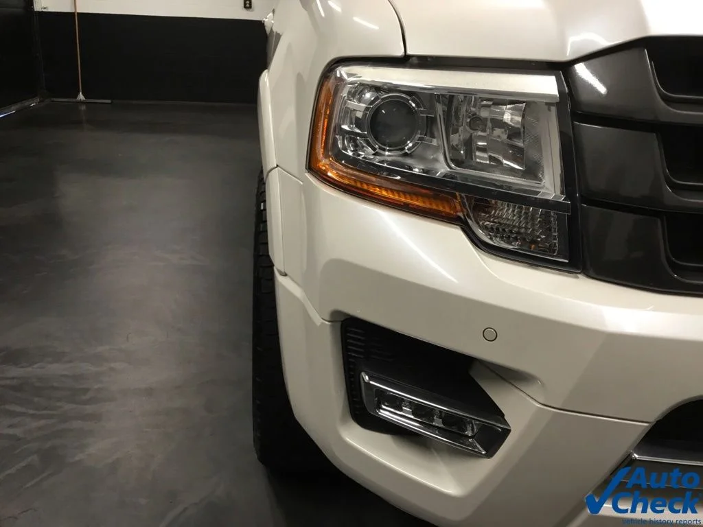Used 2017 White Ford Limited image 18