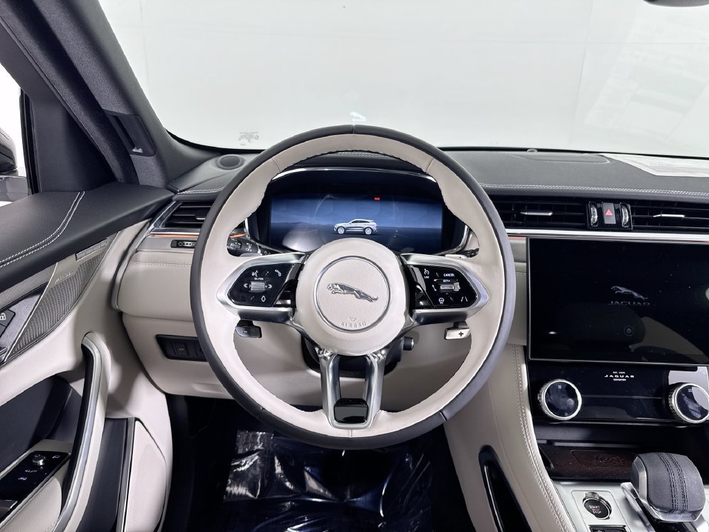2026 Jaguar F-Pace R-Dynamic S - Photo 14