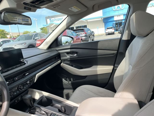 Used 2023  Honda EX image 12