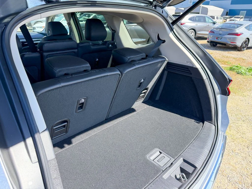 New 2026 Solar Silver Metallic Acura Base image 28